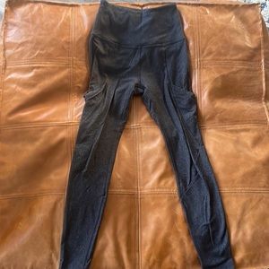 Beyond Yoga Dark grey leggings with pockets